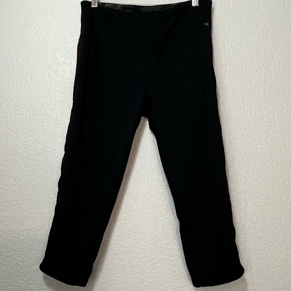 Ruby Ribbon Reversible Camo Cropped pants Capri Size L - Picture 8 of 9